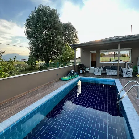 Villa D&s Garden Pool
